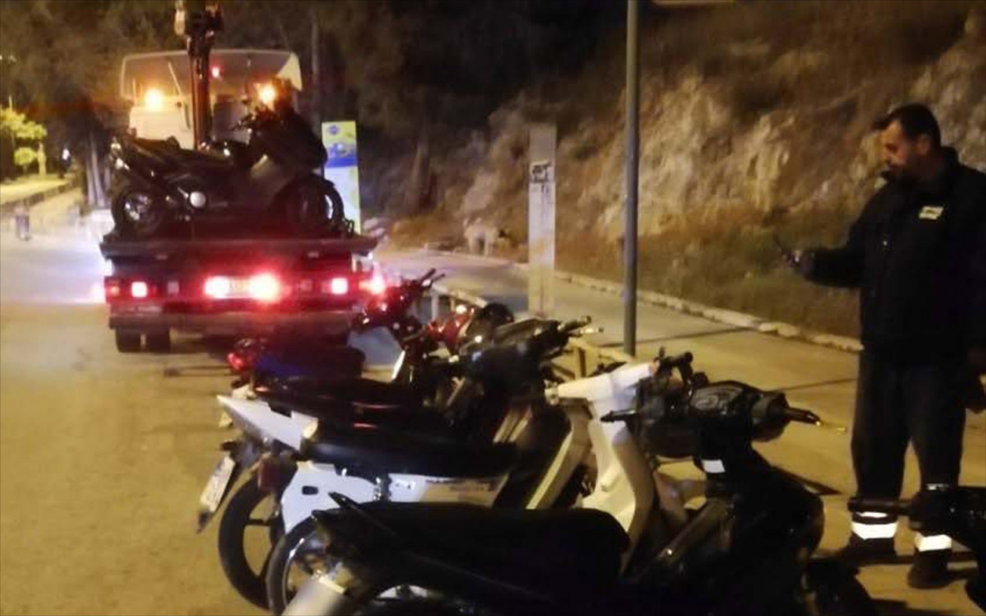 Κόντρες στο Σχιστό: Επέμβαση της Τροχαίας για να αποτρέψει αυτοσχέδιους αγώνες