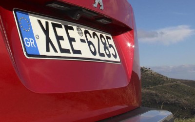 Τα 10 γράμματα που δεν θα δεις ποτέ σε ελληνικές πινακίδες αυτοκινήτων
