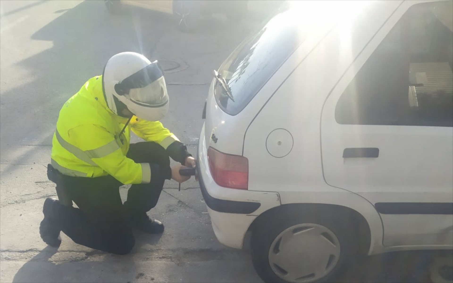 Μη χρήση κράνους και στάθμευση σε ράμπες στο στόχαστρο της Τροχαίας