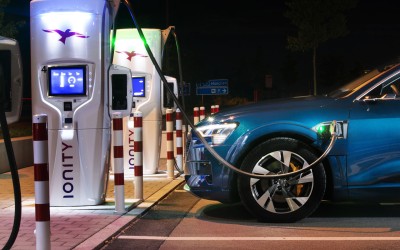 ΔΕΗ: 1.000 σταθμοί φόρτισης μέσα στα επόμενα 2-3 χρόνια