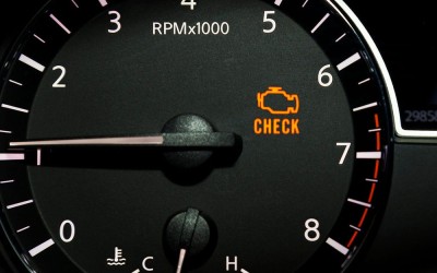 Τι είναι αυτό το λαμπάκι στον πίνακα οργάνων και τι πρέπει να προσέξω;