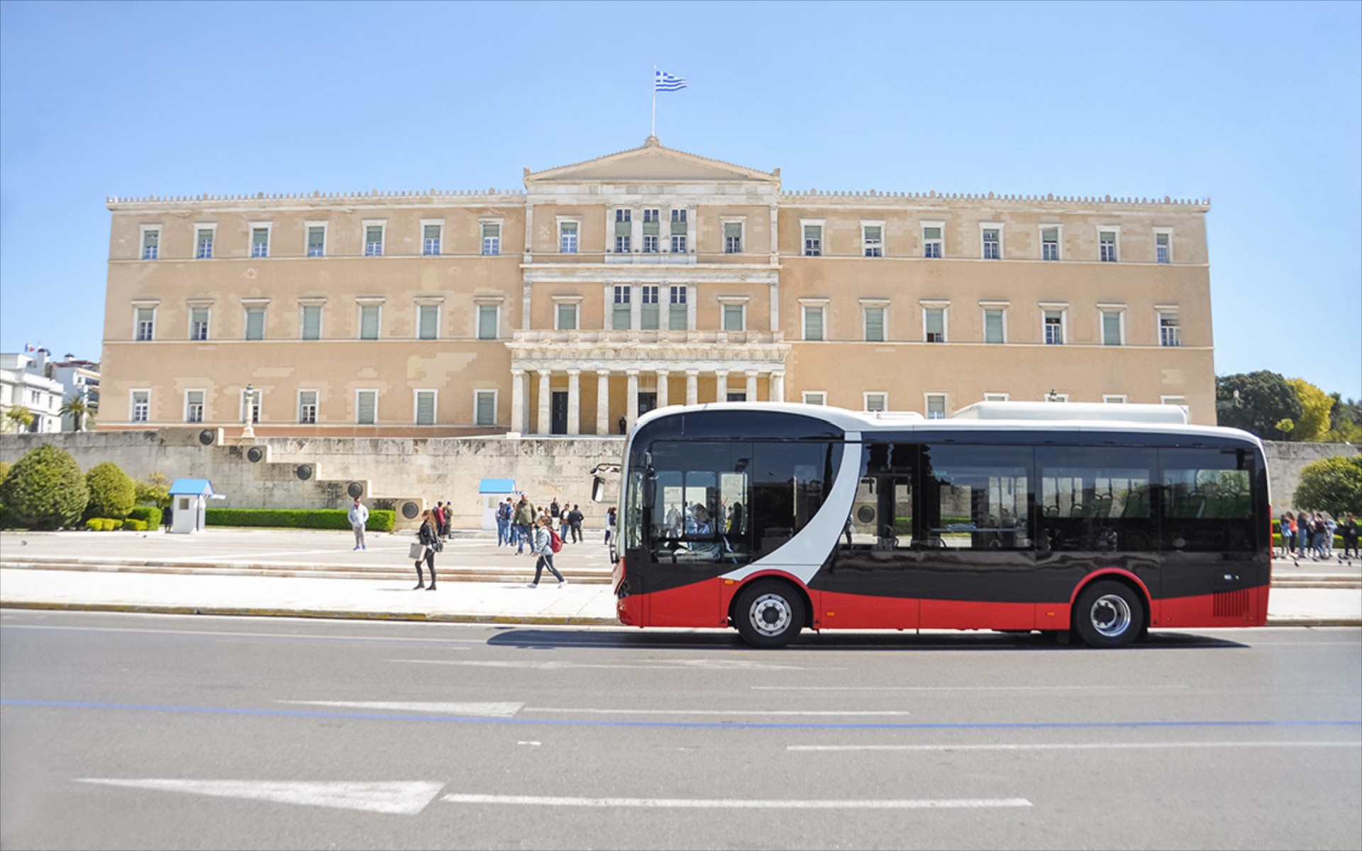 Τουλάχιστον 300 ηλεκτρικά λεωφορεία σε Αθήνα και Θεσσαλονίκη