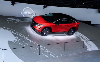 Παρκάρεις και πληρώνεις με ηλεκτρική ενέργεια! (video)