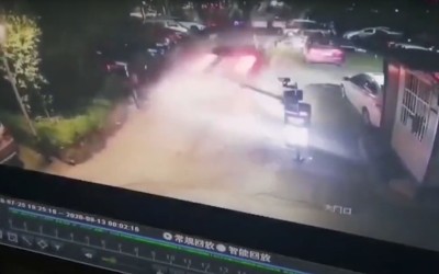 Δεν είναι ιπτάμενος δίσκος, αλλά Tesla Model 3!