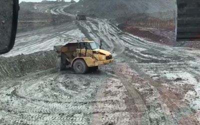 “Ντριφτάρισμα” με φορτηγό 40 τόνων! (Video)