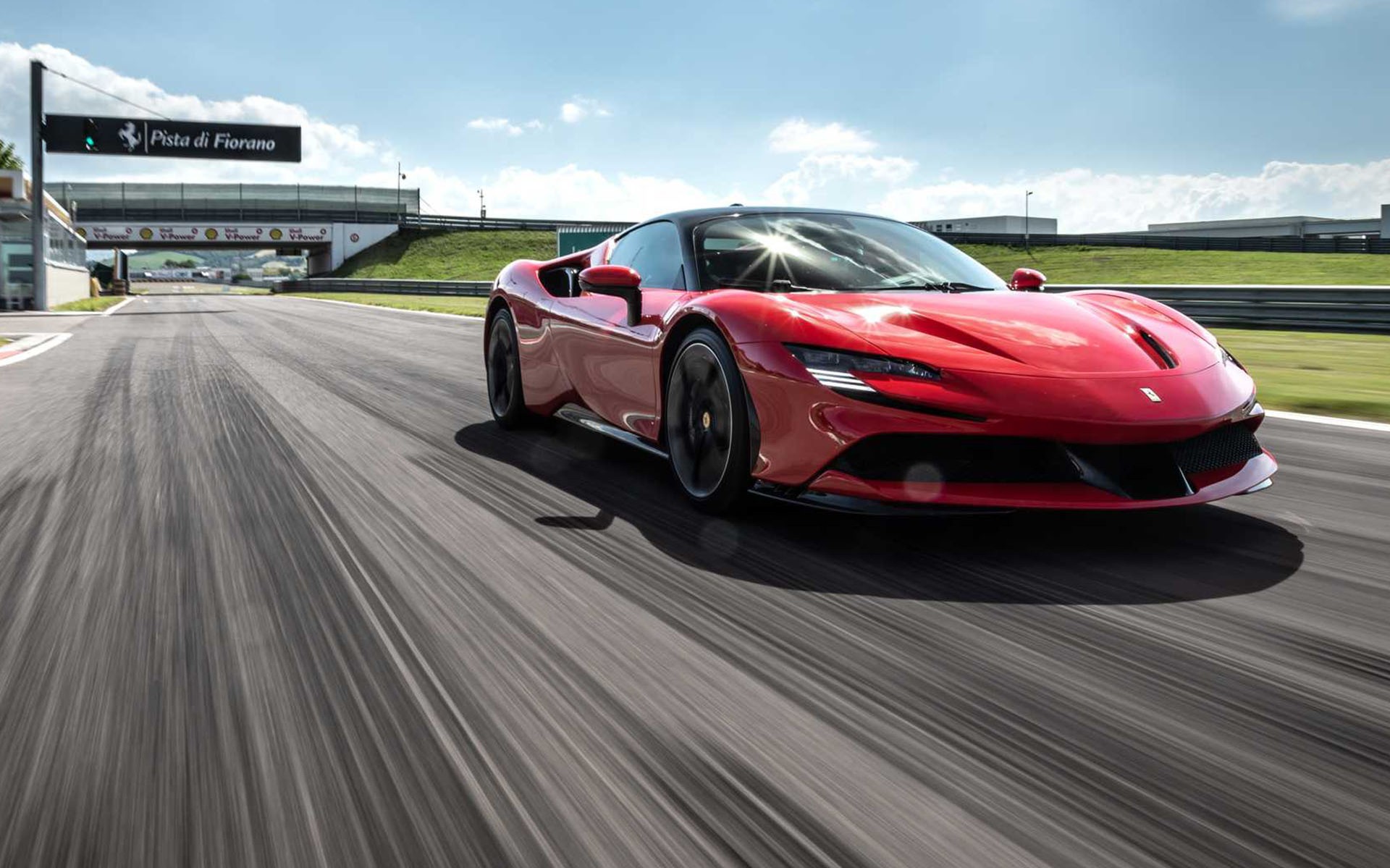 Ξεκινάει η νέα σεζόν του Top Gear με παντιλίκια από τη Ferrari SF90 (video)