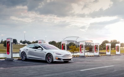 Εσύ ήξερες από που προέρχεται το σήμα της Tesla;
