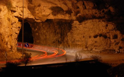 Η ιστορία πίσω από την «τρύπα του Καραμανλή»