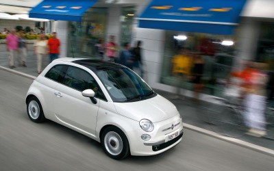 Η Fiat ετοιμάζει υβριδικό 500-ράκι