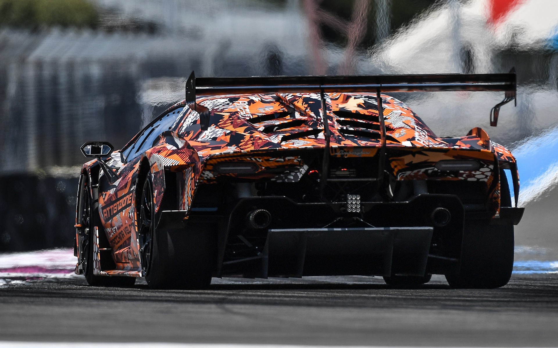 Δεν υπάρχει αυτός ο ήχος! Ακούστε την Lamborghini Essenza SCV12 (video) 