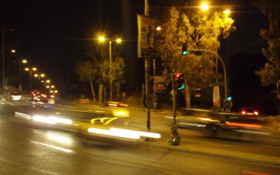 Σπατάλη ενέργειας σε δρόμους της Αθήνας