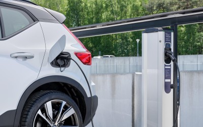 Πώς συνδέεται το κατά κεφαλήν εισόδημα με τις πωλήσεις ηλεκτρικών