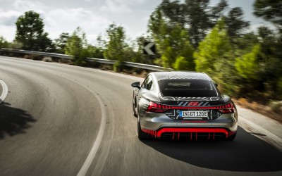 Οδηγούμε το ηλεκτρικό Audi RS e-tron GT των 646 ίππων, στη Ρόδο!