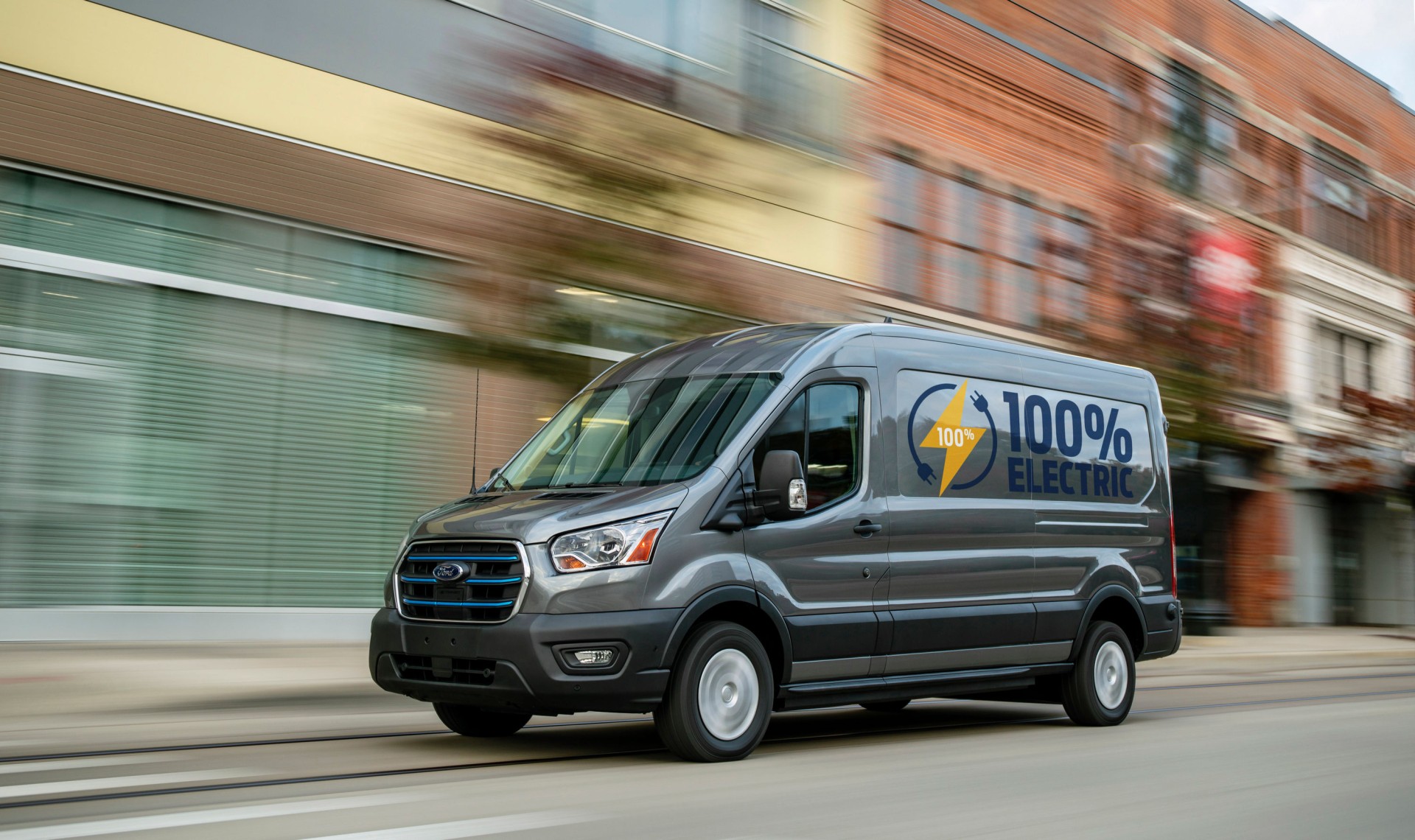 Ford E-Transit: Το ηλεκτρικό επαγγελματικό van με αυτονομία έως 350 km