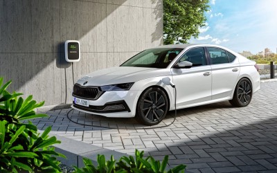 Μάθε πόσο κάνει η νέα υβριδική Skoda Octavia iV στην Ελλάδα