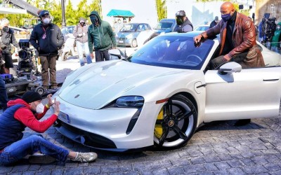 Ο Dwayne “The Rock” Johnson θέλει μία Taycan XL