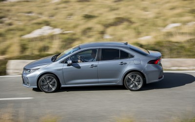 Toyota Corolla sedan με 1.5 βενζίνης και έκπτωση 800 ευρώ (τιμές)