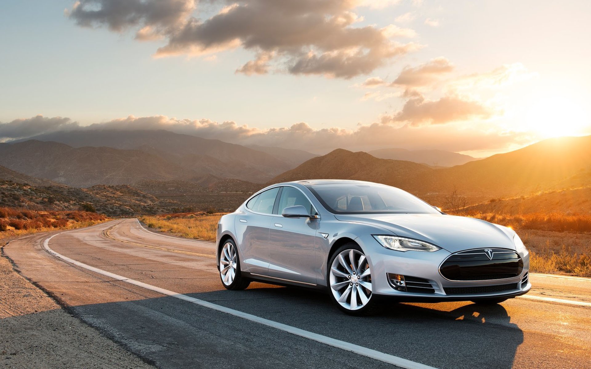 Η Tesla αύξησε τις τιμές του Model S στην Ελλάδα