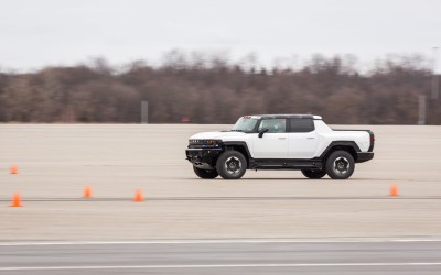 GMC Hummer EV: Κορυφώνονται οι δοκιμές εξέλιξης (video)