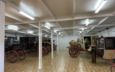 Ολοκληρώθηκε η μεταφορά των βασιλικών αμαξών στο Τατόι [Video]