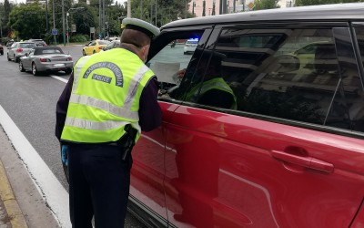 Lockdown: Πιο αυστηρό ωράριο, κλείνουν ξανά ΚΤΕΟ και καταστήματα