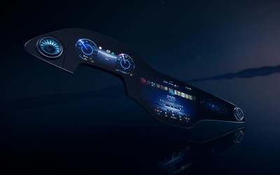 Video: Ψηφιακή οθόνη πλάτους 1,41 μ. για την ηλεκτρική Mercedes EQS!