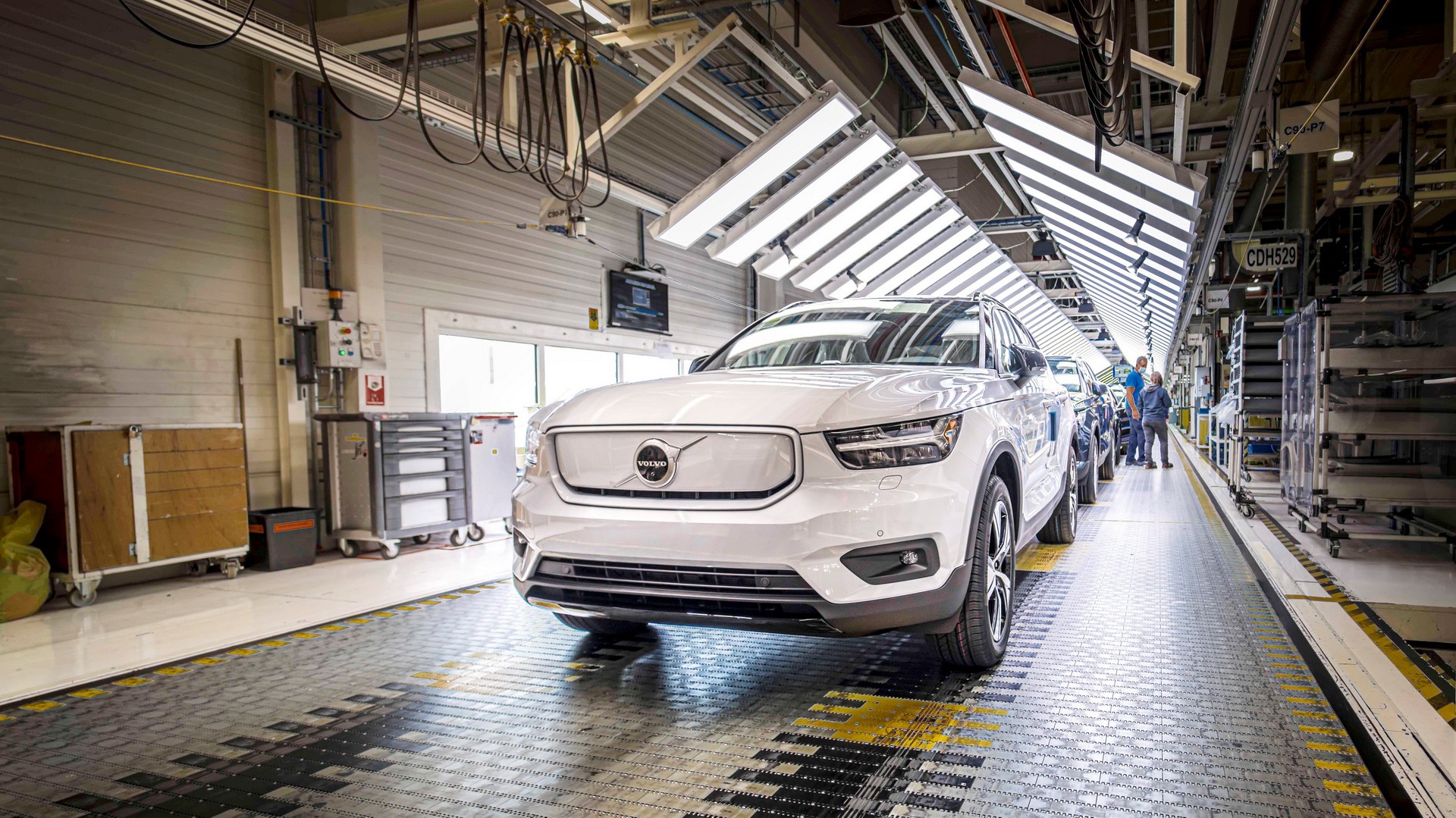 Volvo: Τριπλασιάζει την παραγωγή ηλεκτρικών αυτοκινήτων