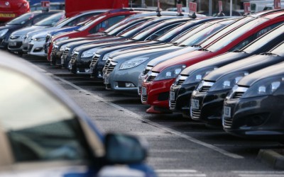 Από το 1992 είχε να πέσει η αγορά αυτοκινήτου της Μ. Βρετανίας σε τόσο χαμηλό επίπεδο