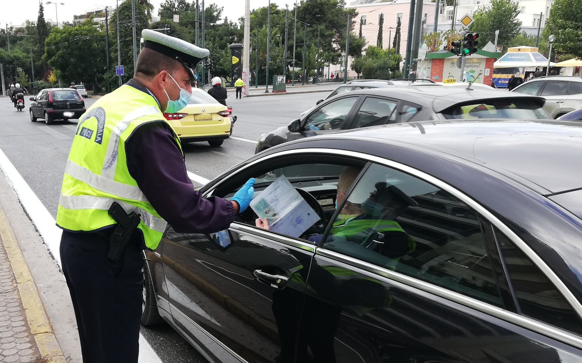 Lockdown: Για τα μέσα Μαρτίου πάει το άνοιγμα της αγοράς. Τι θα γίνει με το Πάσχα