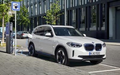 Δείτε πόσο κοστίζει η νέα BMW iX3 στην Ελλάδα