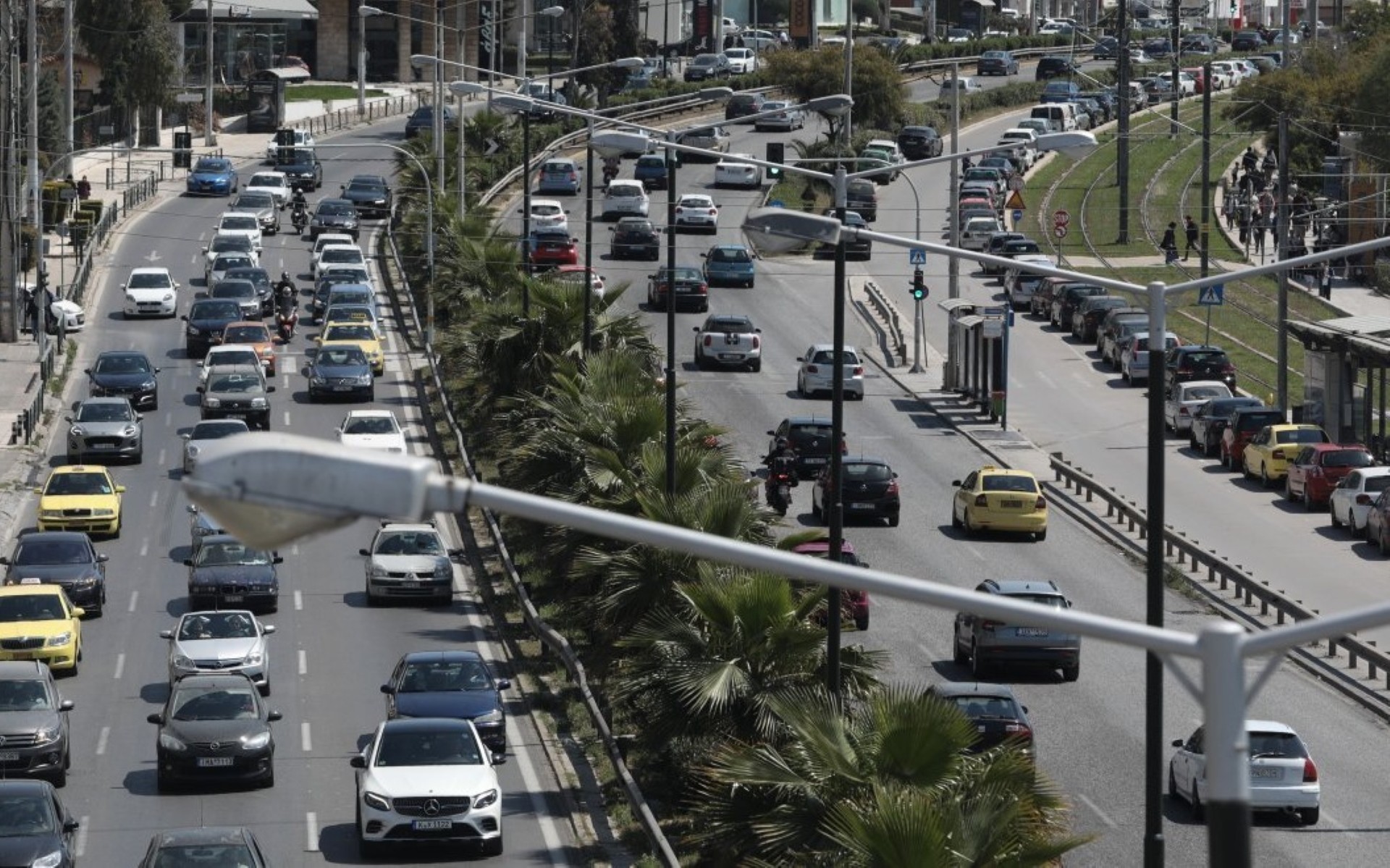 «Βούλιαξαν» οι δρόμοι της Αττικής τη Μ. Εβδομάδα 