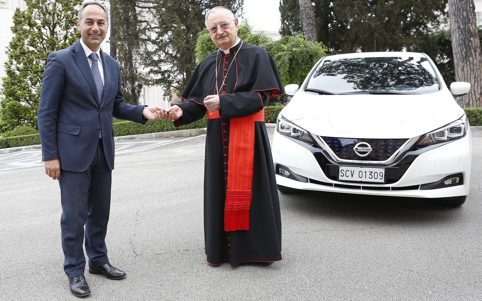 Το Βατικανό κινείται ηλεκτρικά με Nissan Leaf
