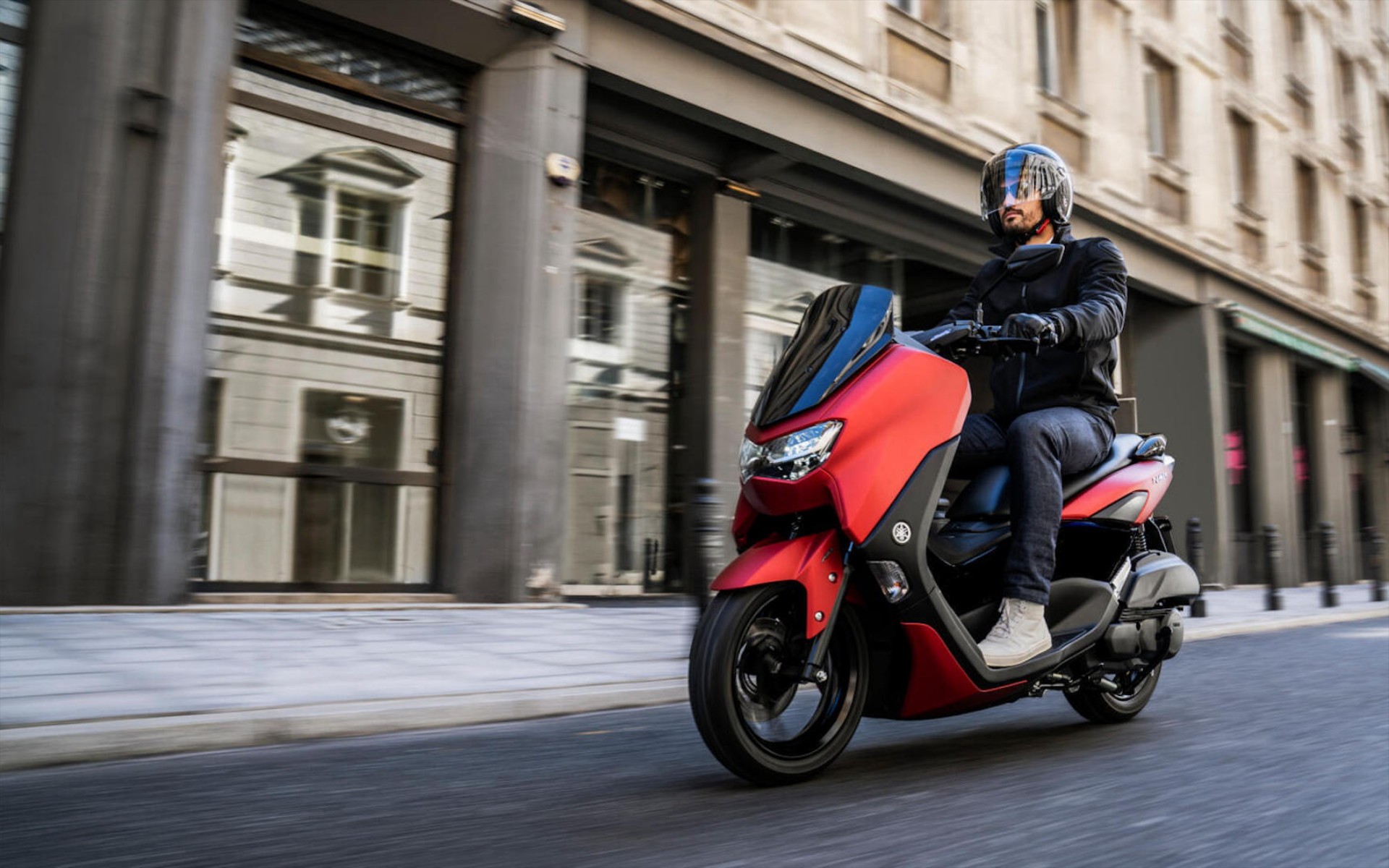 Οδήγηση δίκυκλου με δίπλωμα αυτοκινήτου: Τι χρειάζεται να κάνεις - Τι μπορείς να οδηγήσεις