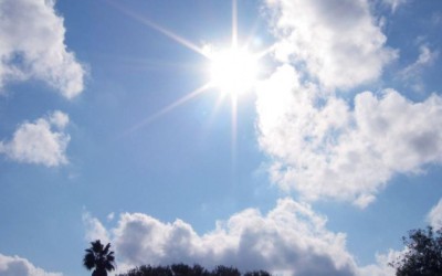 Ηλιοφάνεια και υψηλές θερμοκρασίες σε όλη τη χώρα, σήμερα Τρίτη