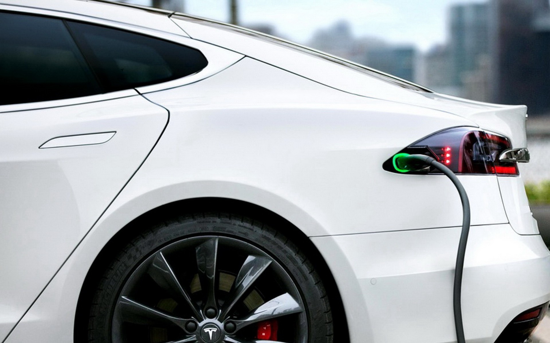 Έρευνα ACEA: Τα ηλεκτρικά είναι για τους πλούσιους