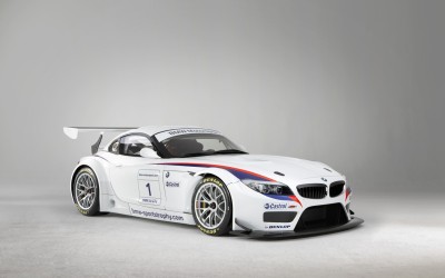 Video: Φτιάχνοντας μια BMW Z4 GT3 σε 600 ώρες