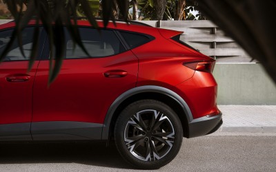 Εντυπωσιακό οικογενειακό SUV με χώρο αποσκευών 420 lt και τιμή 32.990 € – Ποιο είναι;