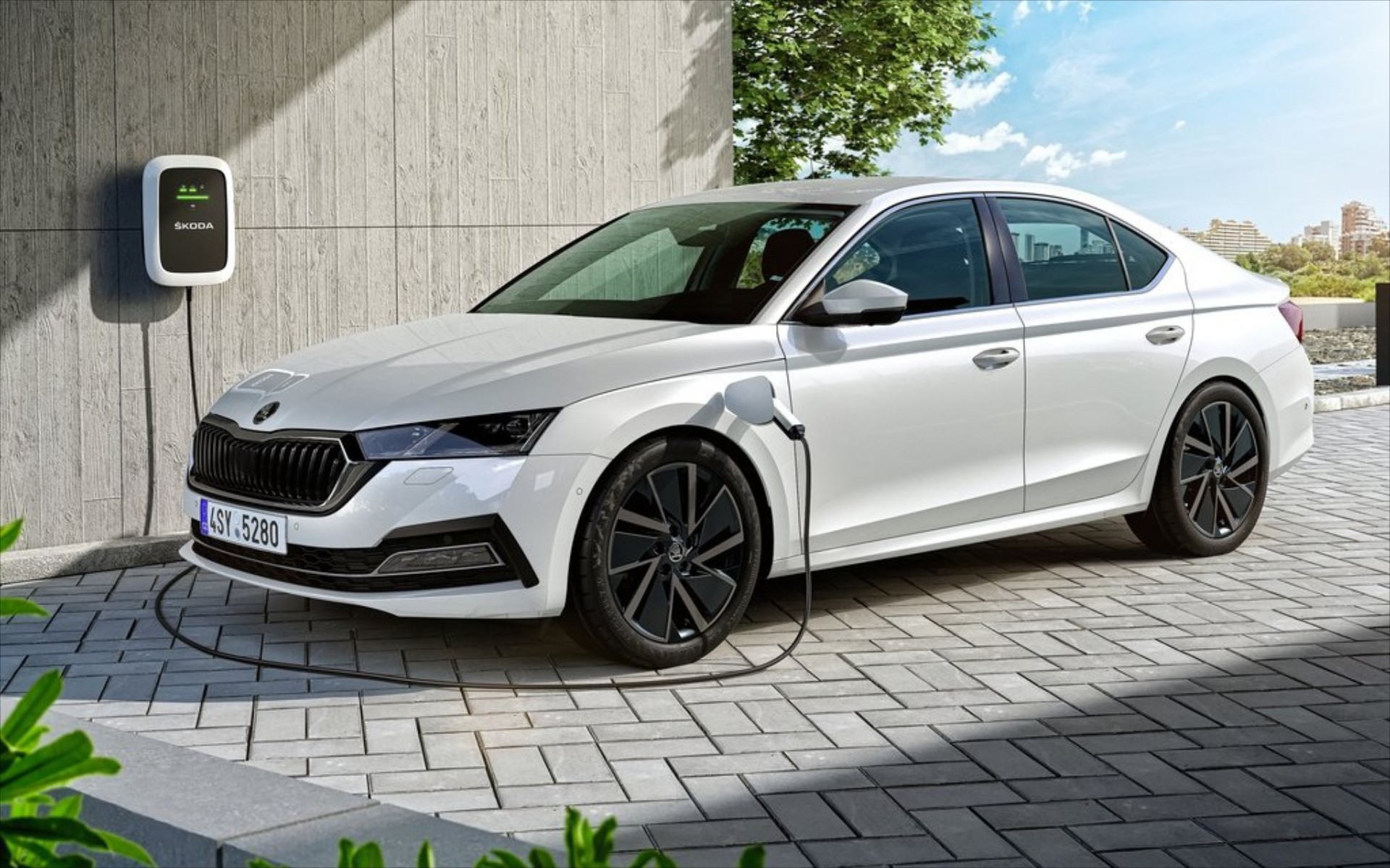 Skoda Octavia: Δείτε αναλυτικά τιμές & εξοπλισμό για όλες τις εκδόσεις