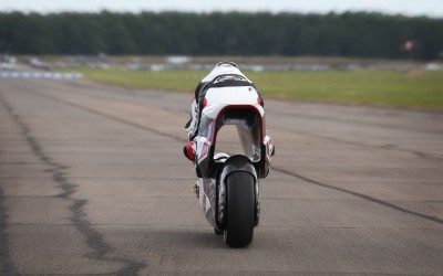 Η ηλεκτρική μοτοσυκλέτα που αποδίδει πάνω από 335 ίππους! [Video]