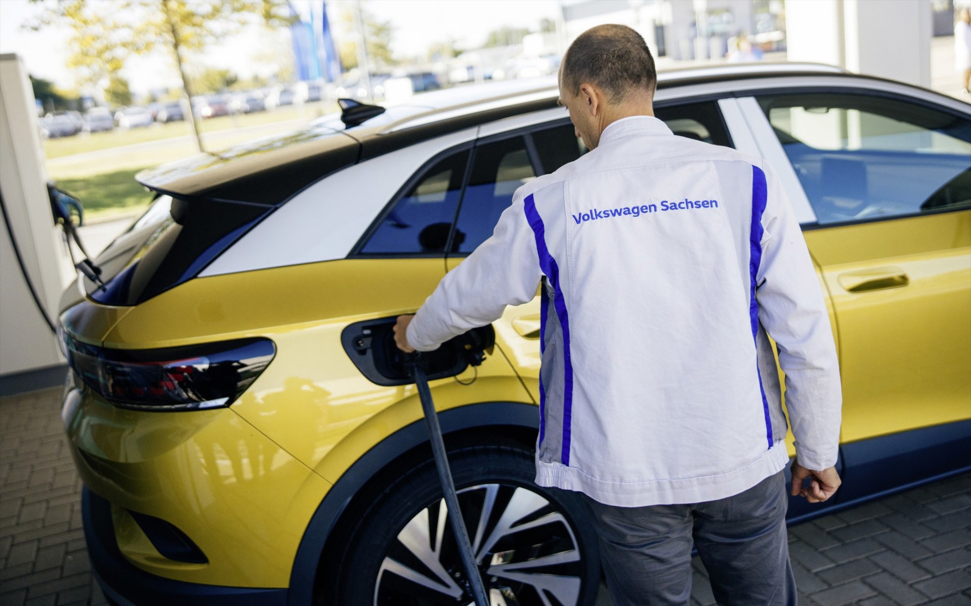 Η Volkswagen φτιάχνει μπαταρίες που φορτίζουν σε 12 λεπτά