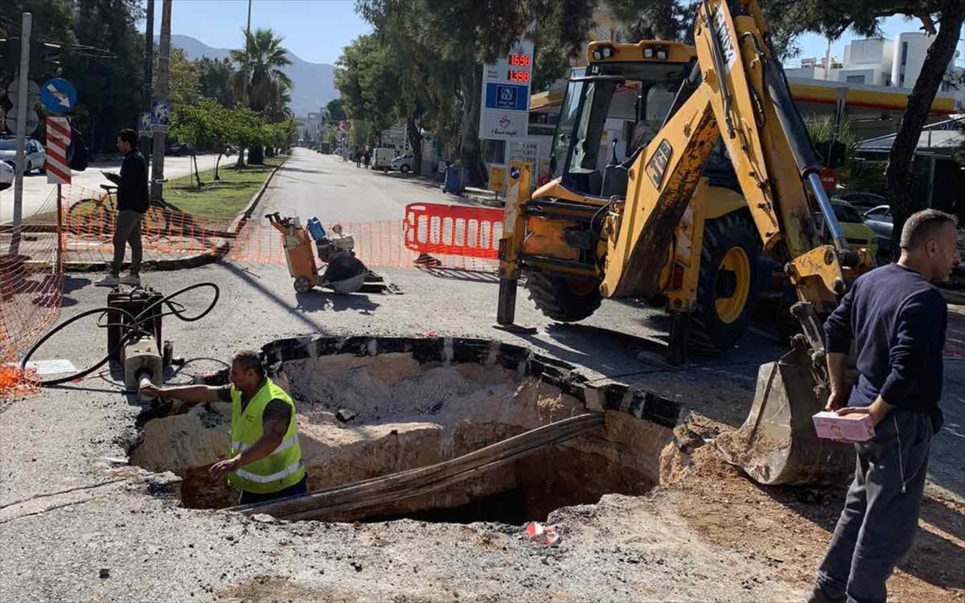 Σύντομα θα δοθεί τέλος στην ταλαιπωρία των οδηγών στην οδό Παπανικολή στο Χαλάνδρι 