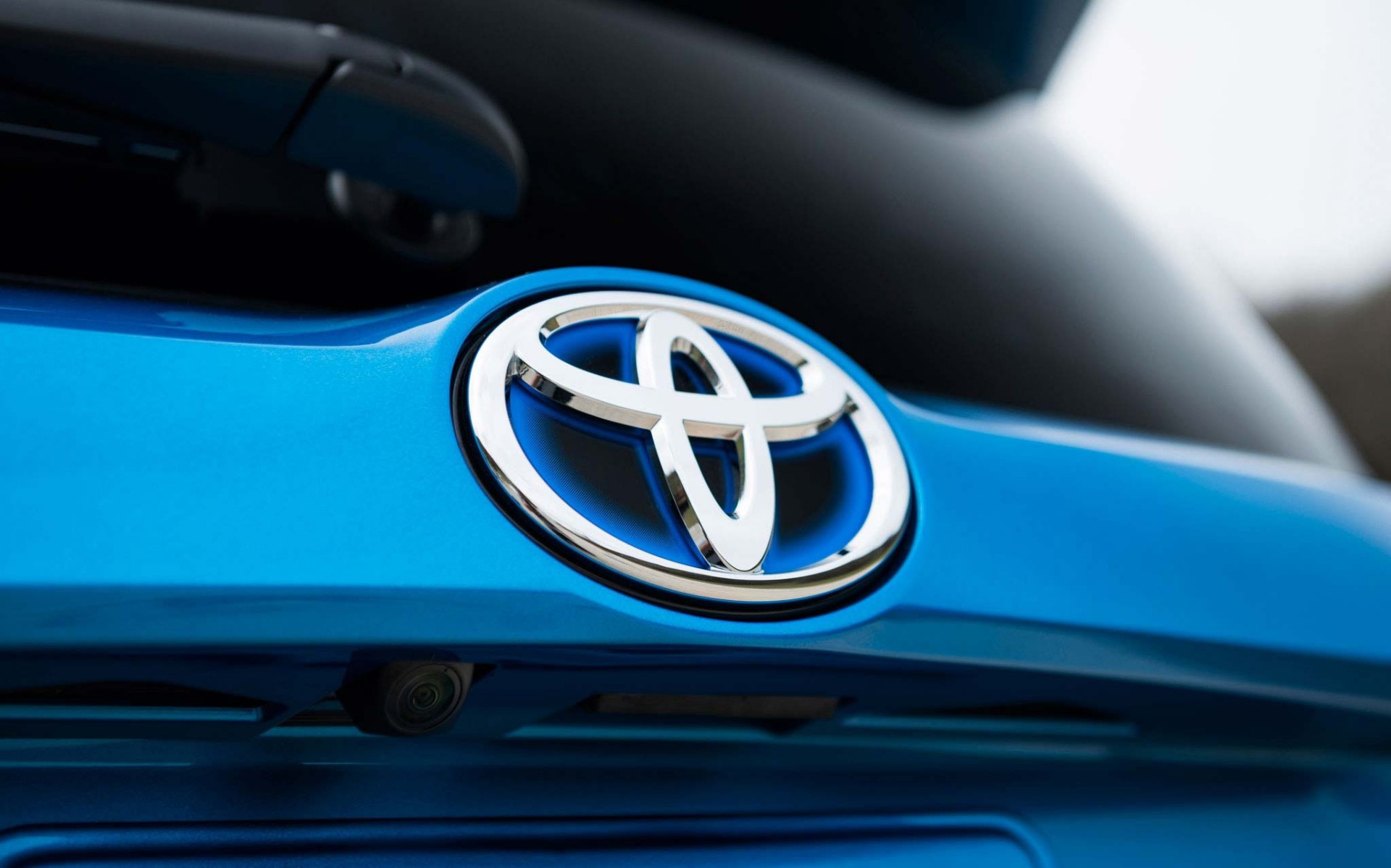 H Toyota συνεχίζει να αμφιβάλλει για την ηλεκτροκίνηση 