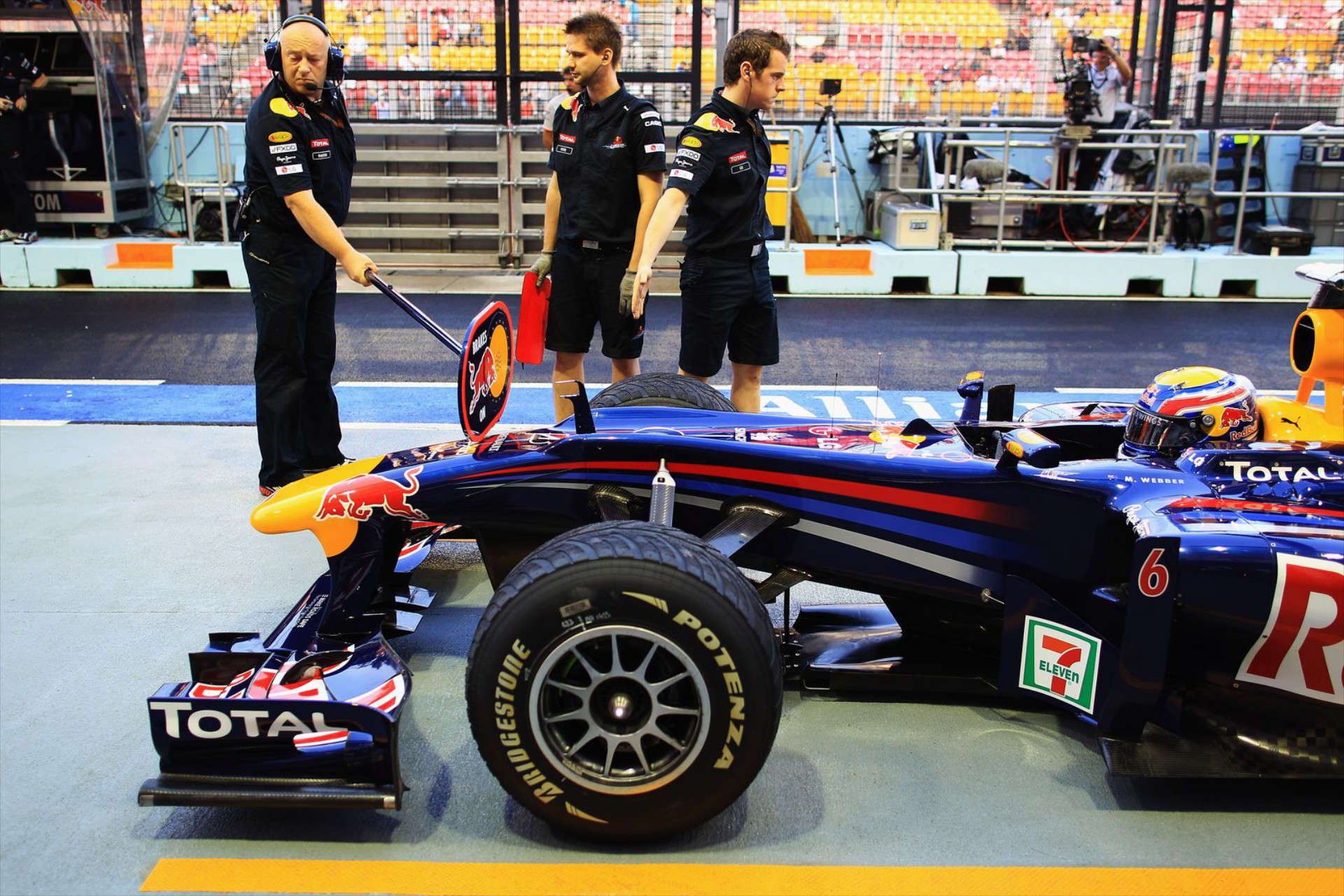 Ξεκίνησε η δράση στην Σιγκαπούρη