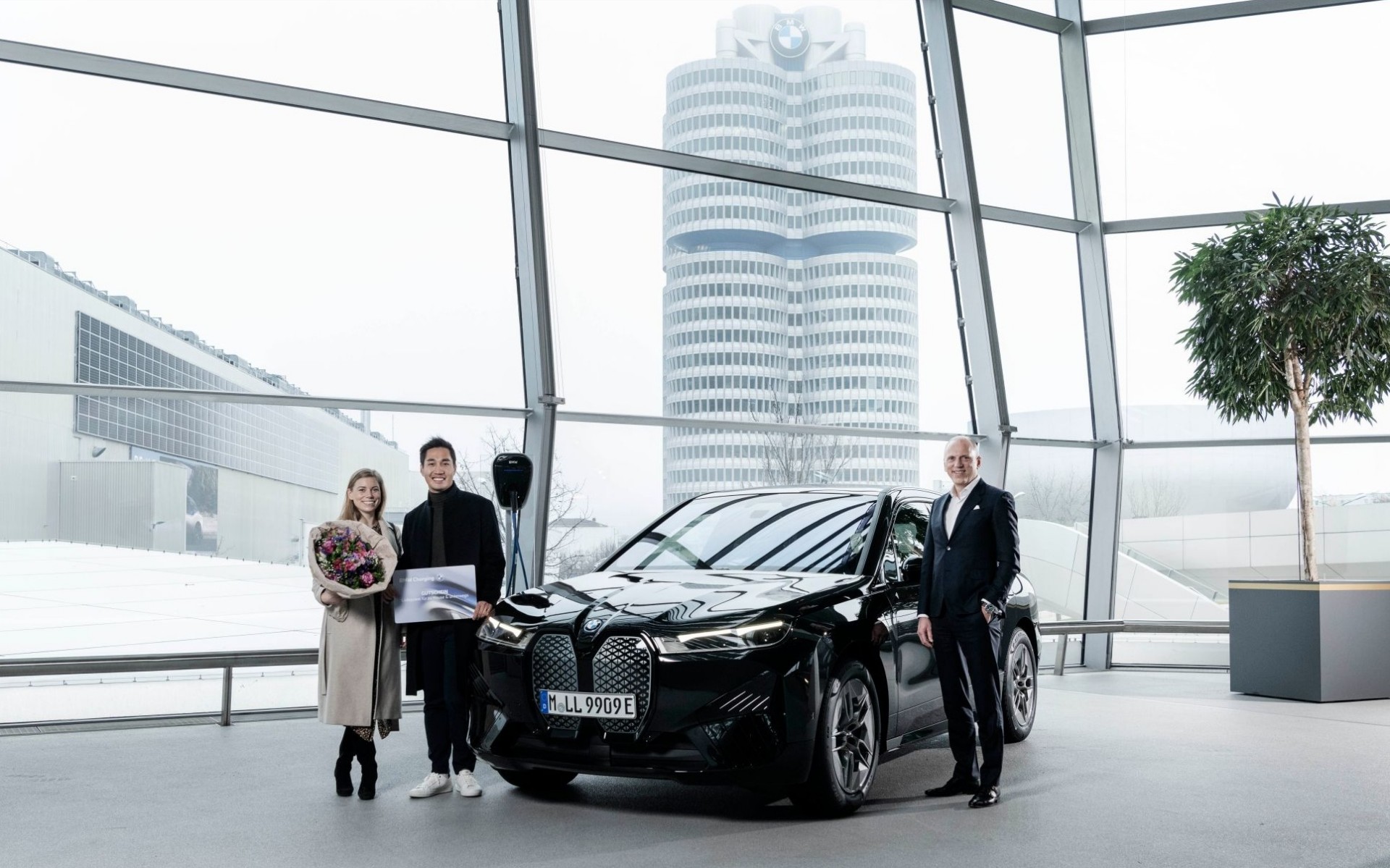 Γιατί η BMW έκανε τόσα δώρα σε αυτόν τον πελάτη;  