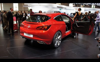 Επίσημα στο Παρίσι το Opel Astra GTC