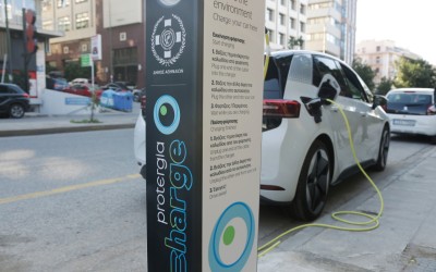Πού φορτίζω δωρεάν ένα ηλεκτρικό αυτοκίνητο στην Αθήνα;