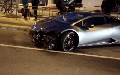 Μια Lamborghini διαλύθηκε σε δρόμο της Λάρισας