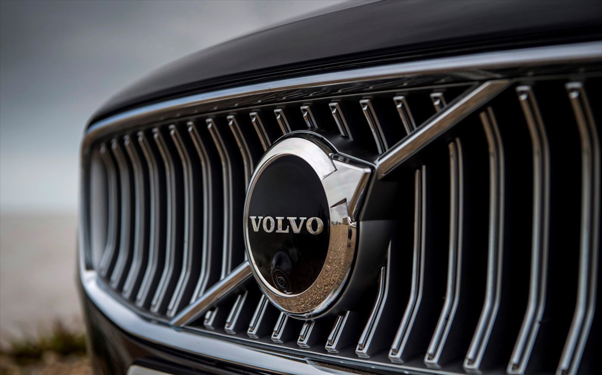 Όχι μόνο SUV: Η Volvo επιμένει με νέα sedan και station wagon