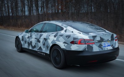 Tesla Model S αλλάζει μπαταρία και διανύει 1.210 km με μία φόρτιση! [video]