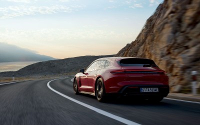 Η νέα Porsche Taycan Sport Turismo προσφέρει στιλ και πρακτικότητα (video)